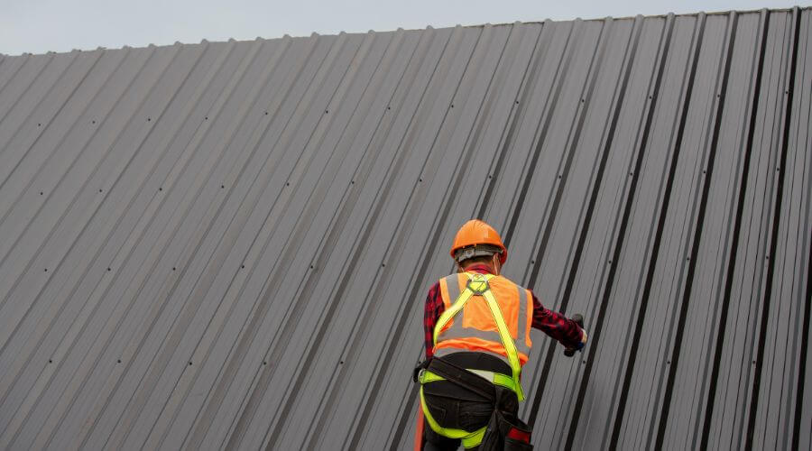Professional gutter cleaning in La Grange Park, IL